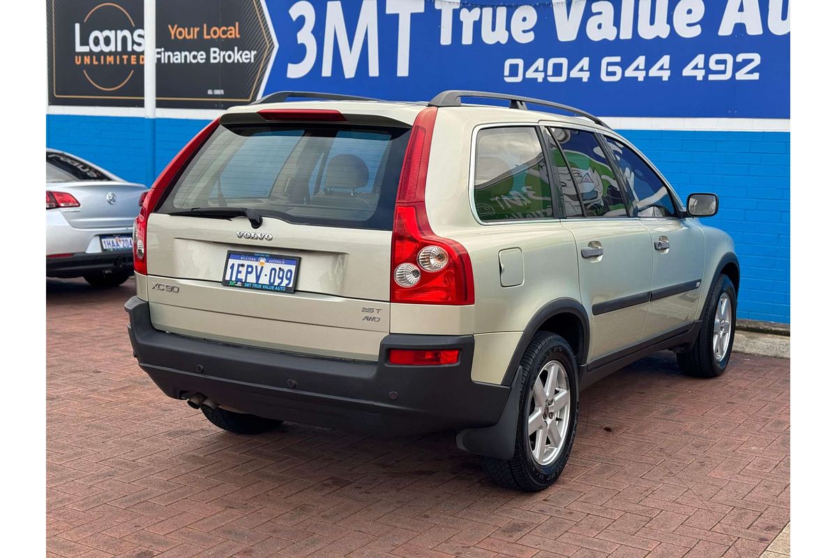 2005 Volvo XC90 T