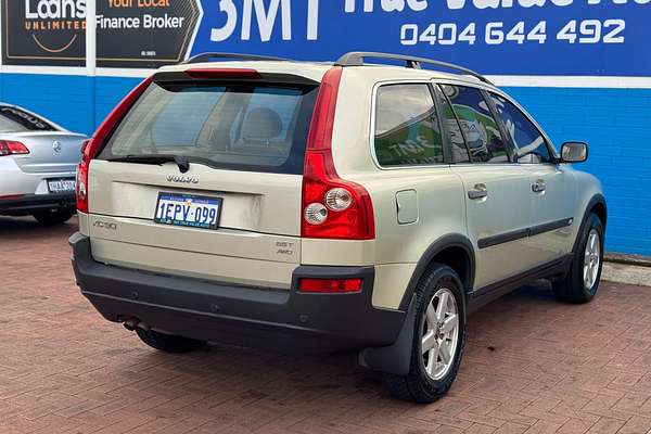 2005 Volvo XC90 T