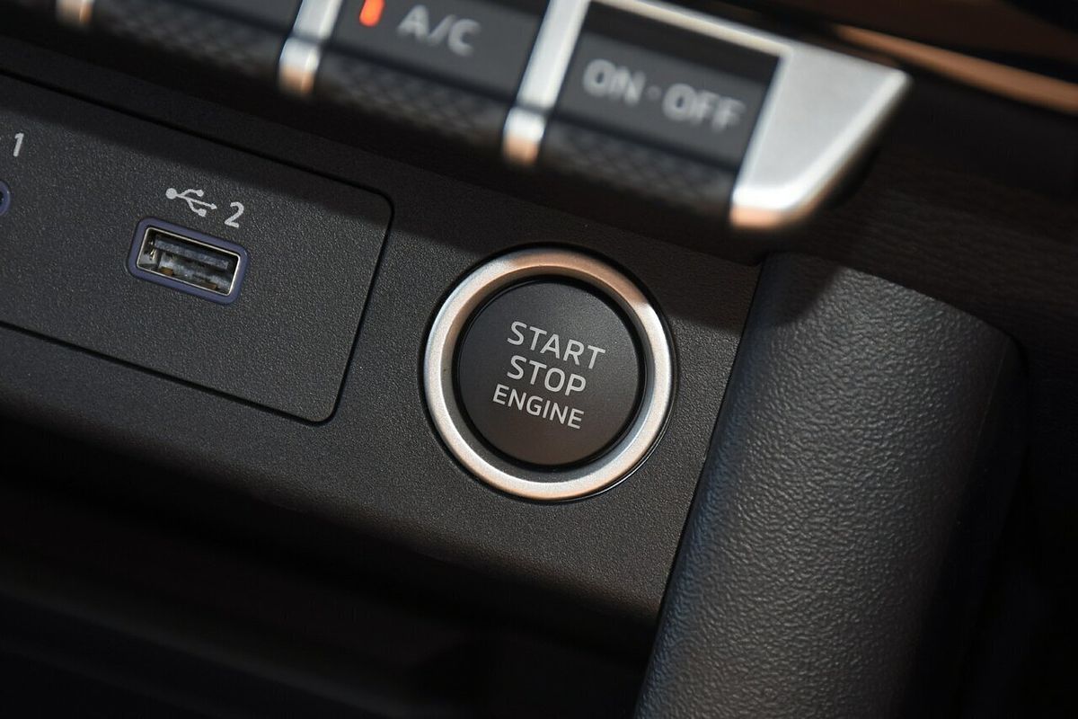2025 Mitsubishi Triton GSR MV 4X4