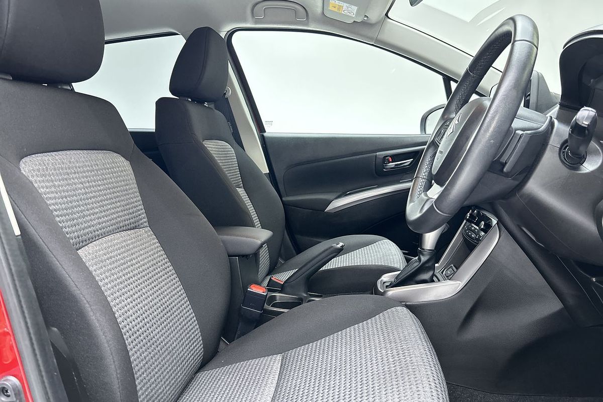 2023 Suzuki S-Cross JYB