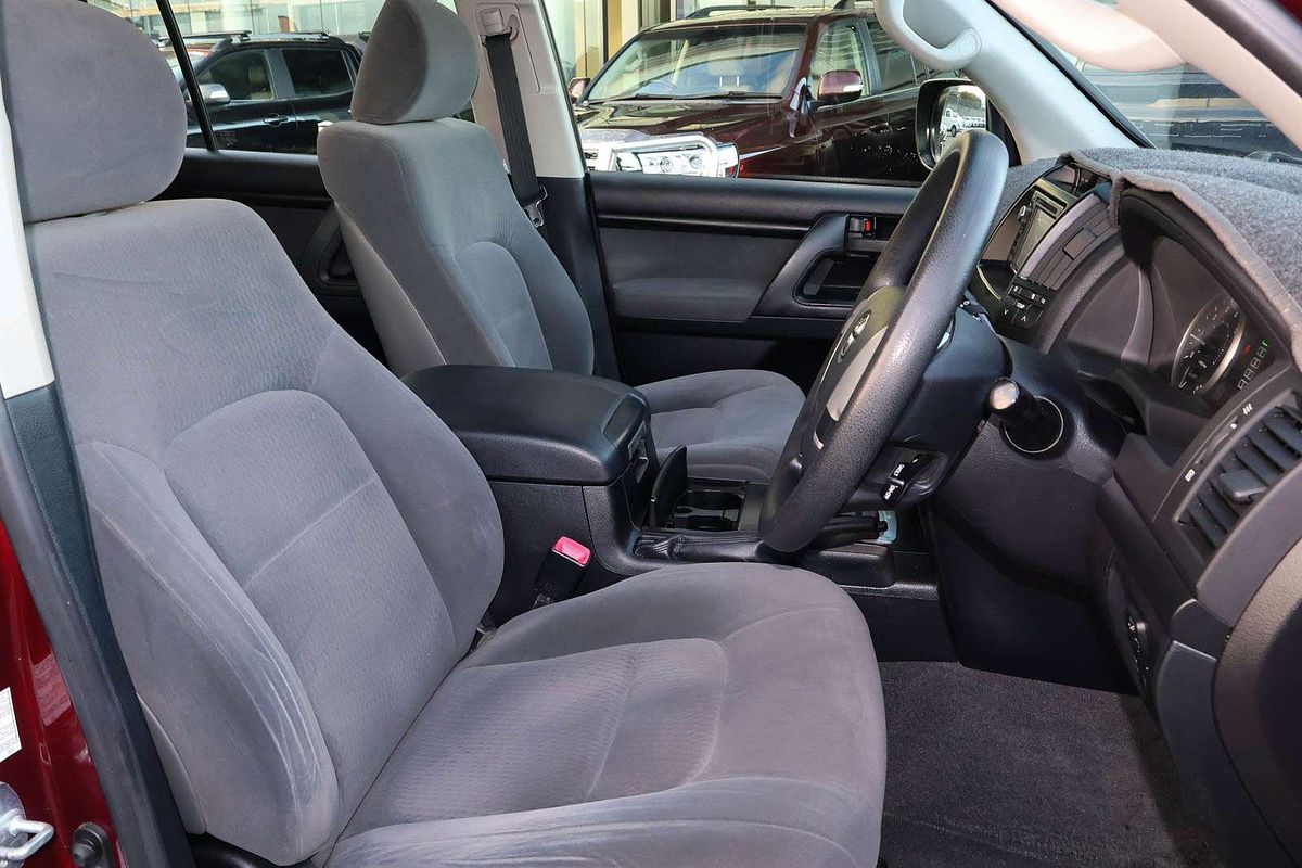 2012 Toyota Landcruiser GXL UZJ200R