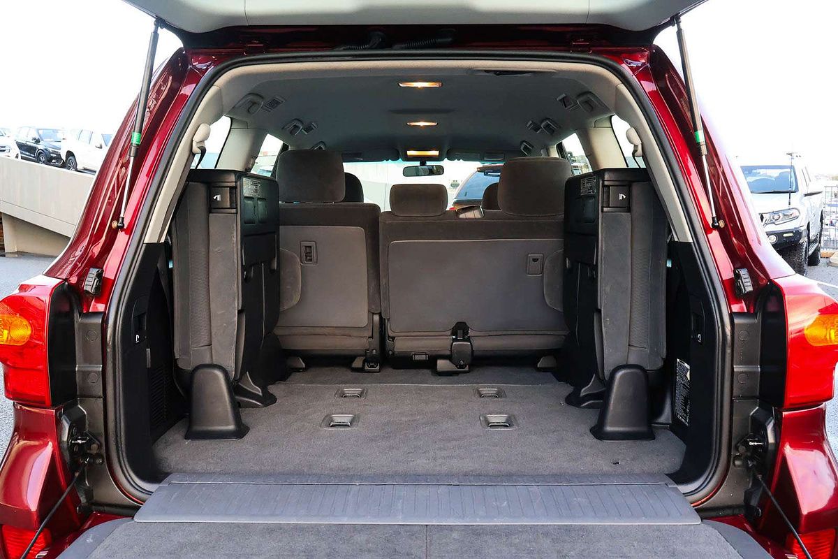 2012 Toyota Landcruiser GXL UZJ200R