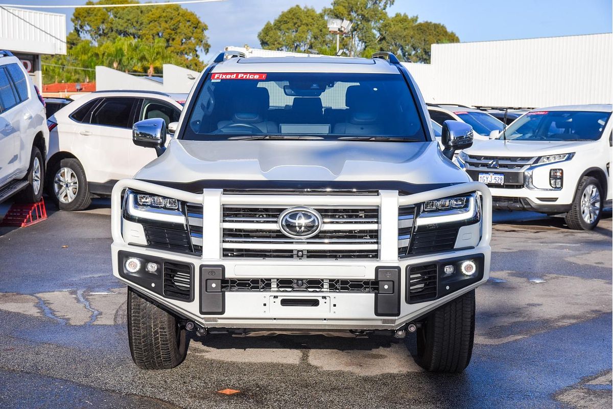 2023 Toyota Landcruiser Sahara FJA300R