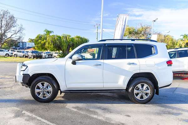 2023 Toyota Landcruiser Sahara FJA300R