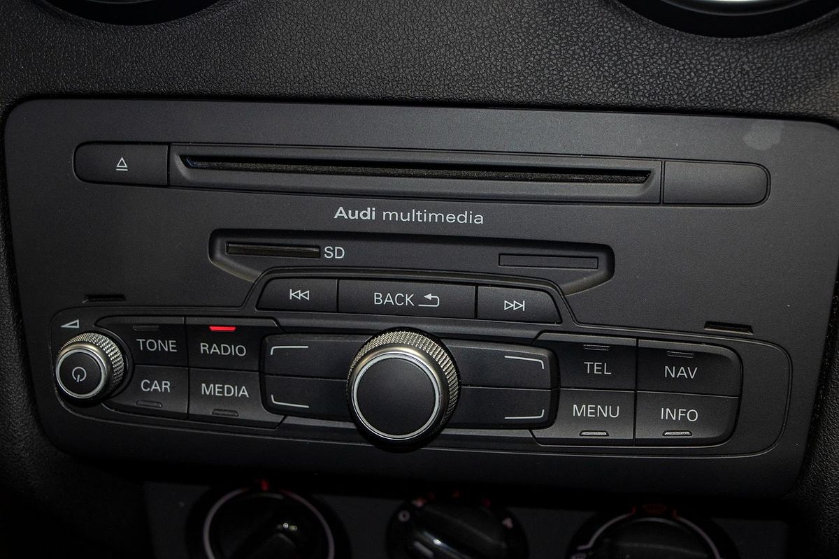 2013 Audi A1 Attraction 8X