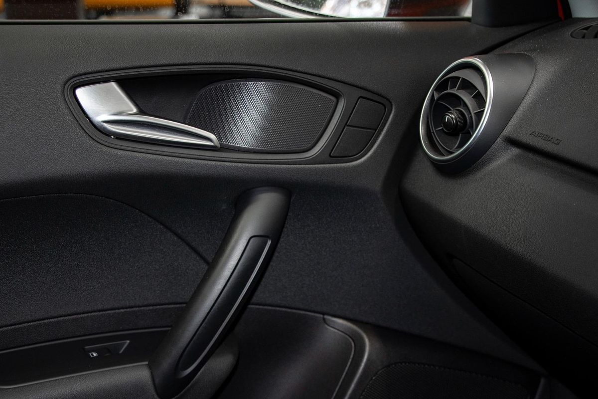 2013 Audi A1 Attraction 8X