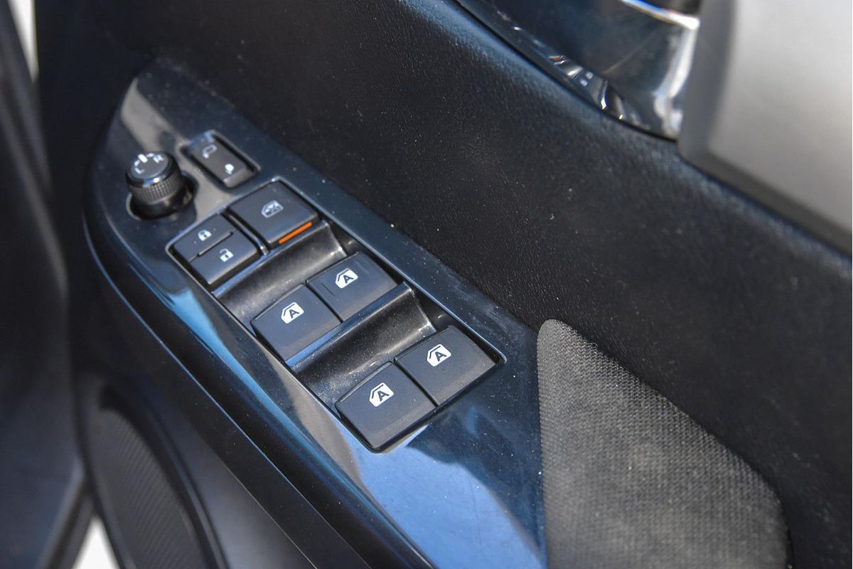 2017 Toyota Hilux SR5 GUN126R 4X4