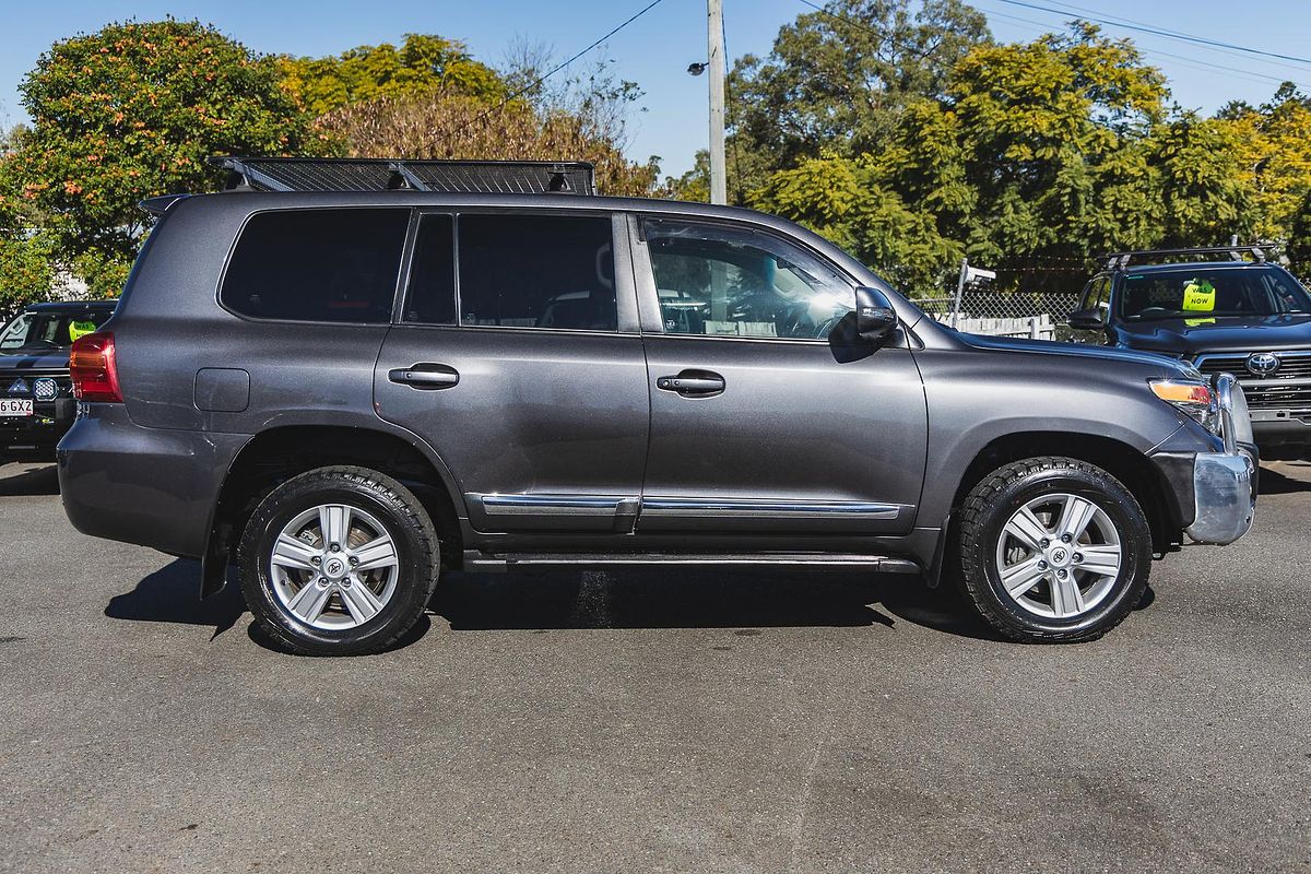 2013 Toyota Landcruiser Sahara VDJ200R
