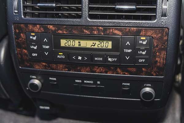 2013 Toyota Landcruiser Sahara VDJ200R