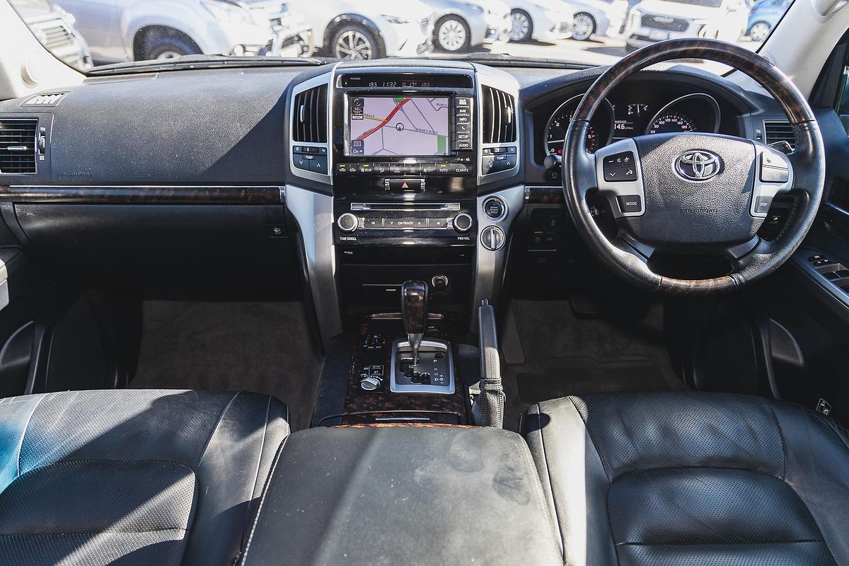 2013 Toyota Landcruiser Sahara VDJ200R