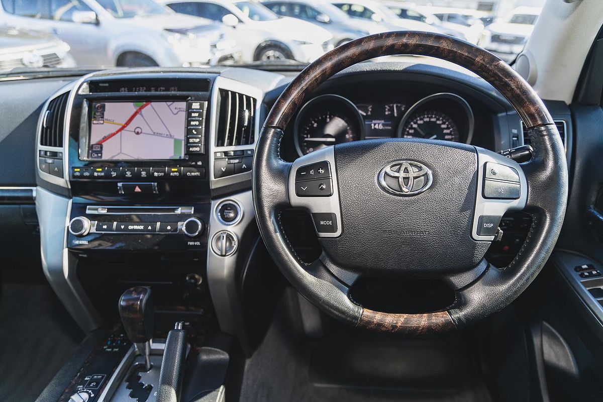 2013 Toyota Landcruiser Sahara VDJ200R