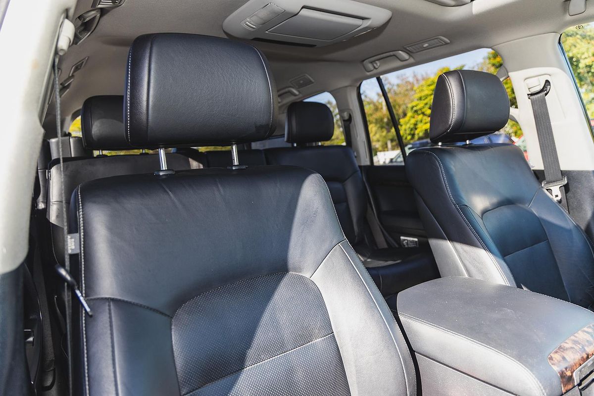 2013 Toyota Landcruiser Sahara VDJ200R
