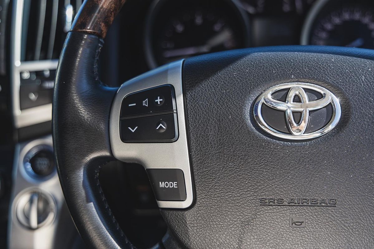 2013 Toyota Landcruiser Sahara VDJ200R