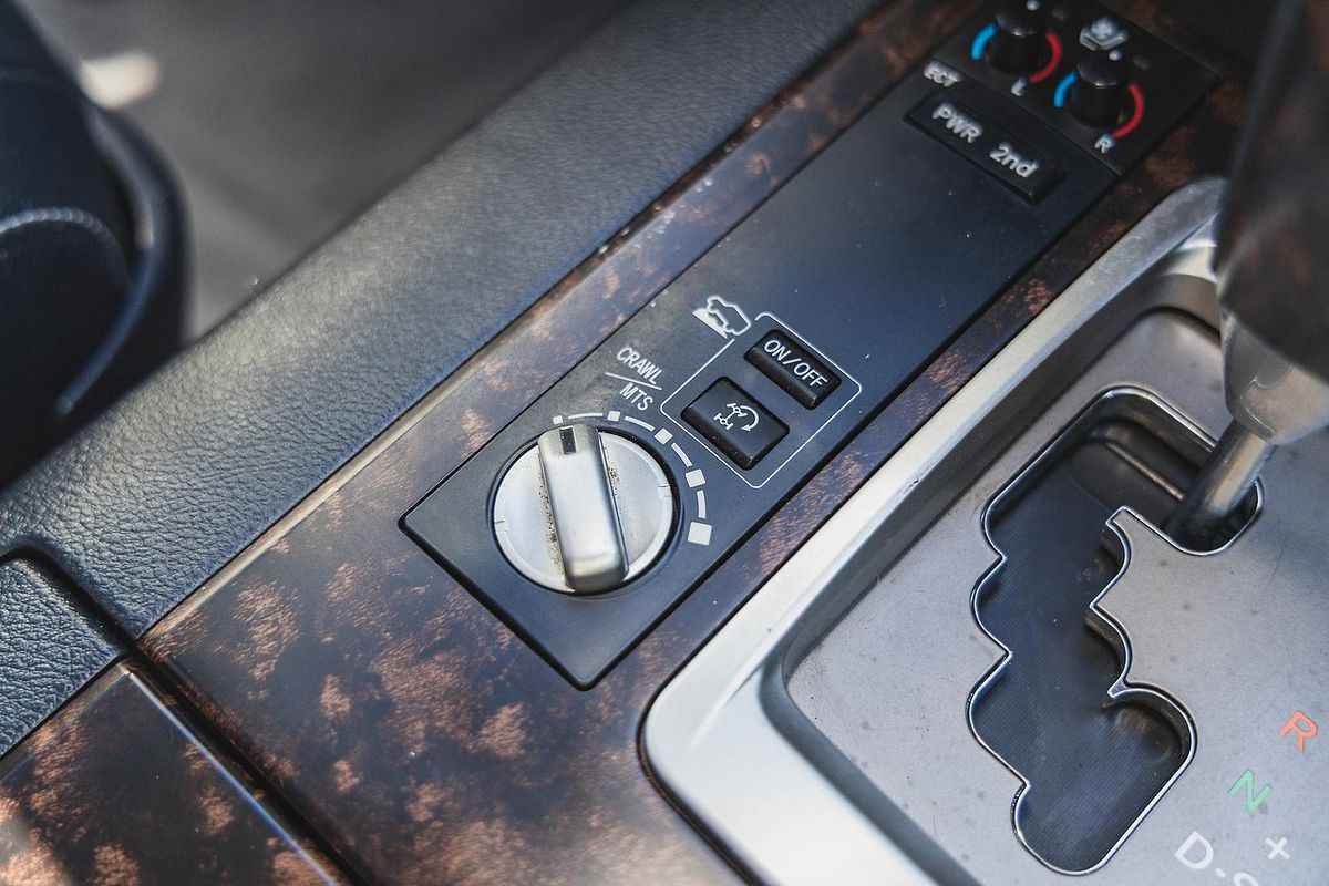 2013 Toyota Landcruiser Sahara VDJ200R