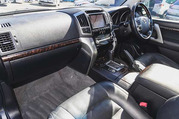 2013 Toyota Landcruiser Sahara VDJ200R
