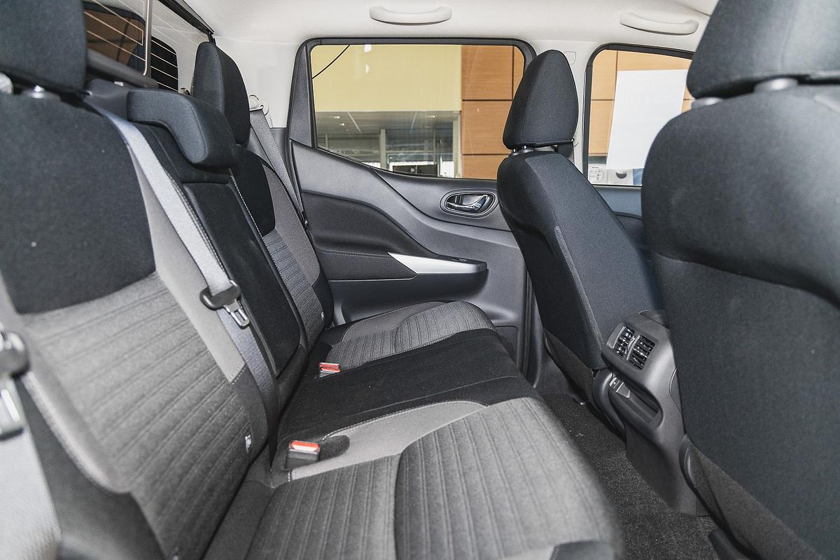 2024 Nissan Navara ST D23 4X4