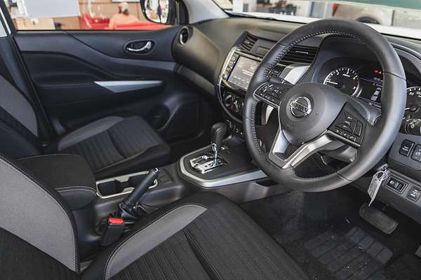 2024 Nissan Navara ST D23 4X4