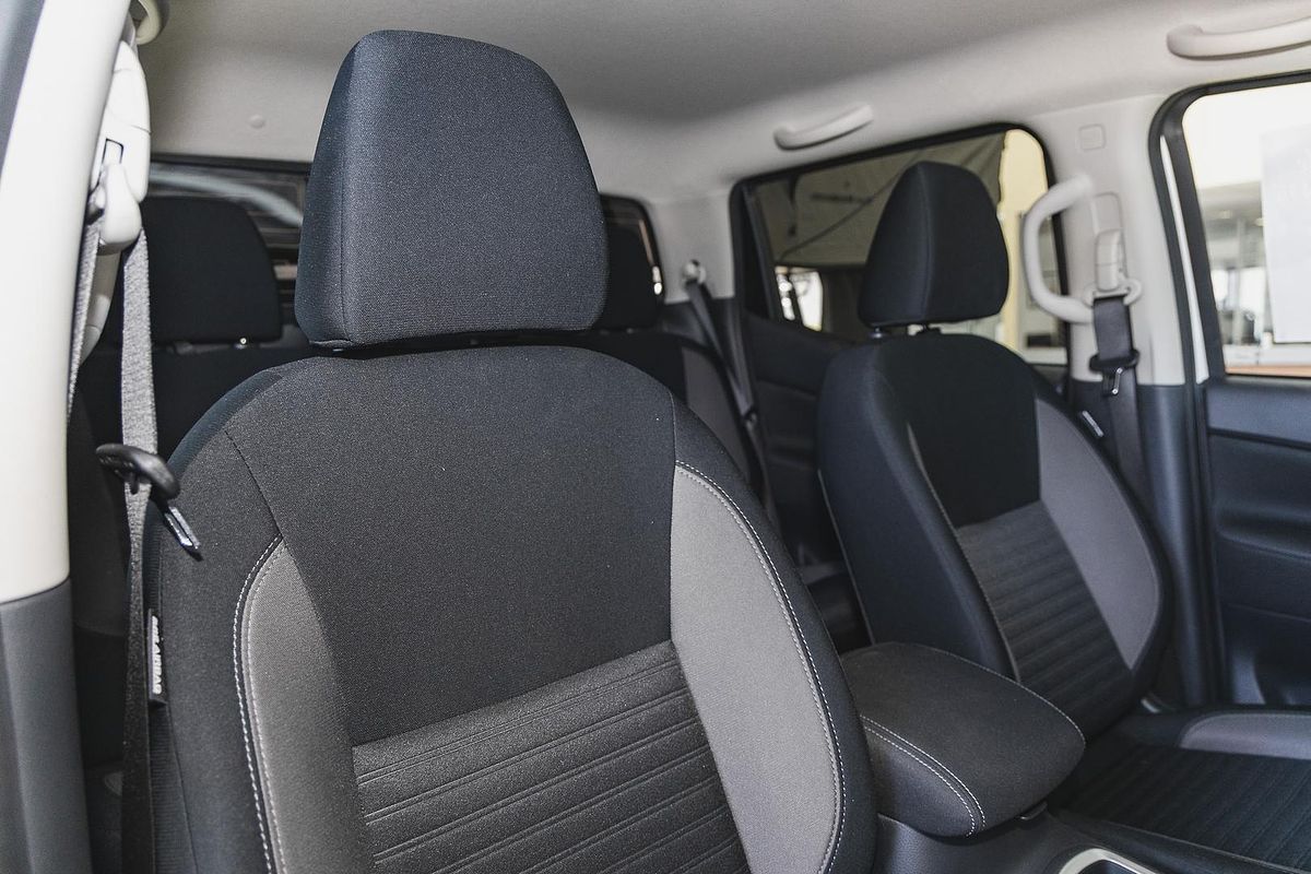 2024 Nissan Navara ST D23 4X4