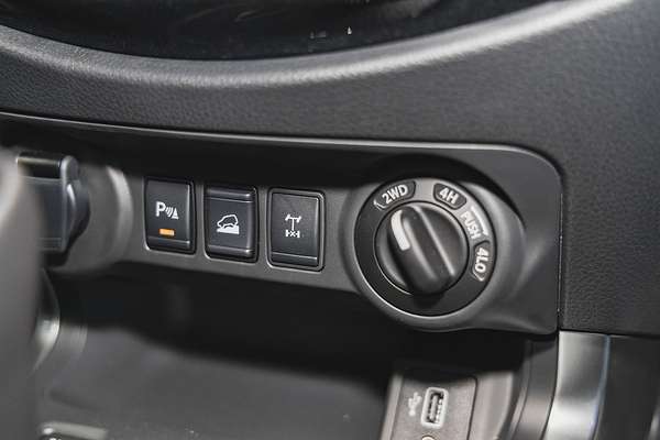 2024 Nissan Navara ST D23 4X4