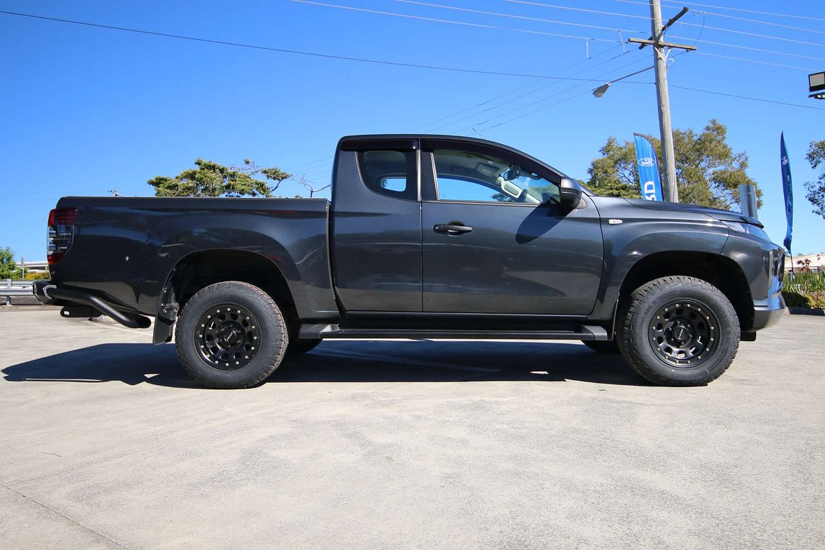 2022 Mitsubishi Triton GLX+ MR 4X4