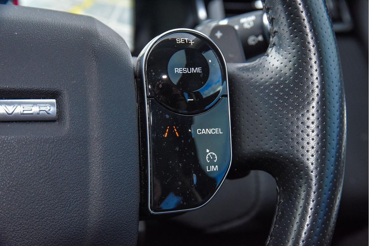 2018 Land Rover Range Rover Velar D240 SE L560