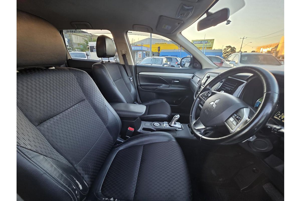 2015 Mitsubishi Outlander PHEV ZJ