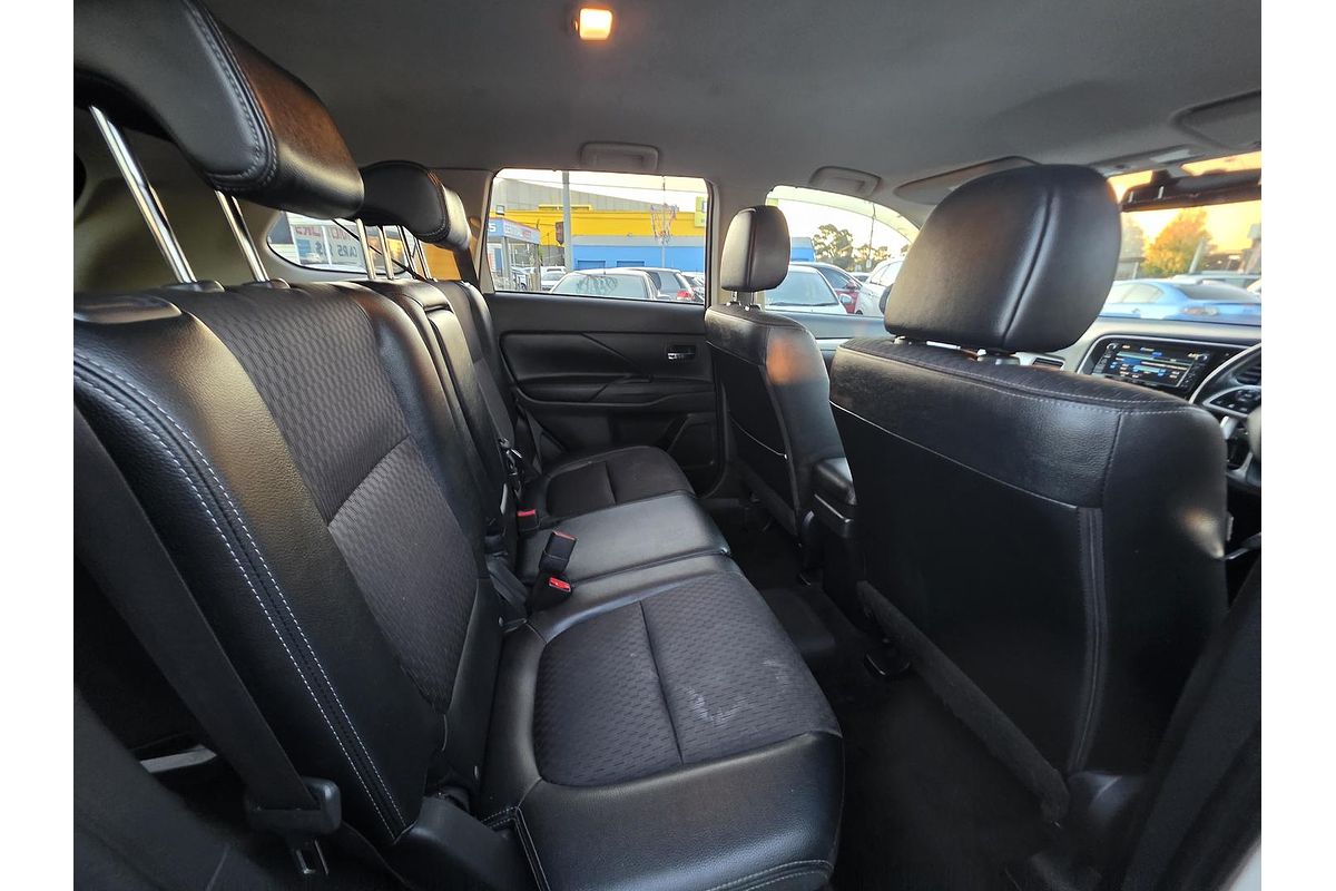 2015 Mitsubishi Outlander PHEV ZJ