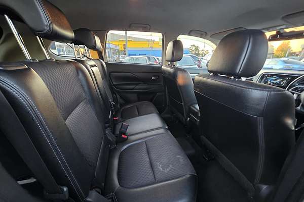 2015 Mitsubishi Outlander PHEV ZJ