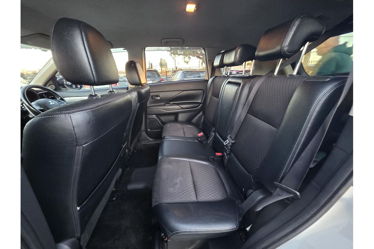 2015 Mitsubishi Outlander PHEV ZJ