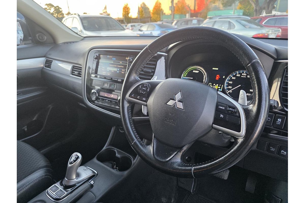 2015 Mitsubishi Outlander PHEV ZJ