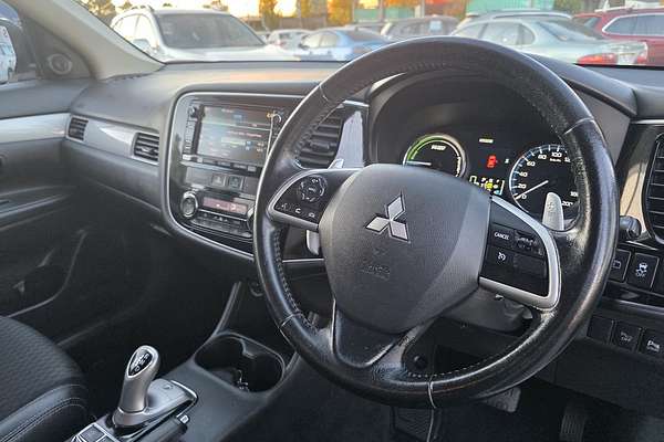2015 Mitsubishi Outlander PHEV ZJ