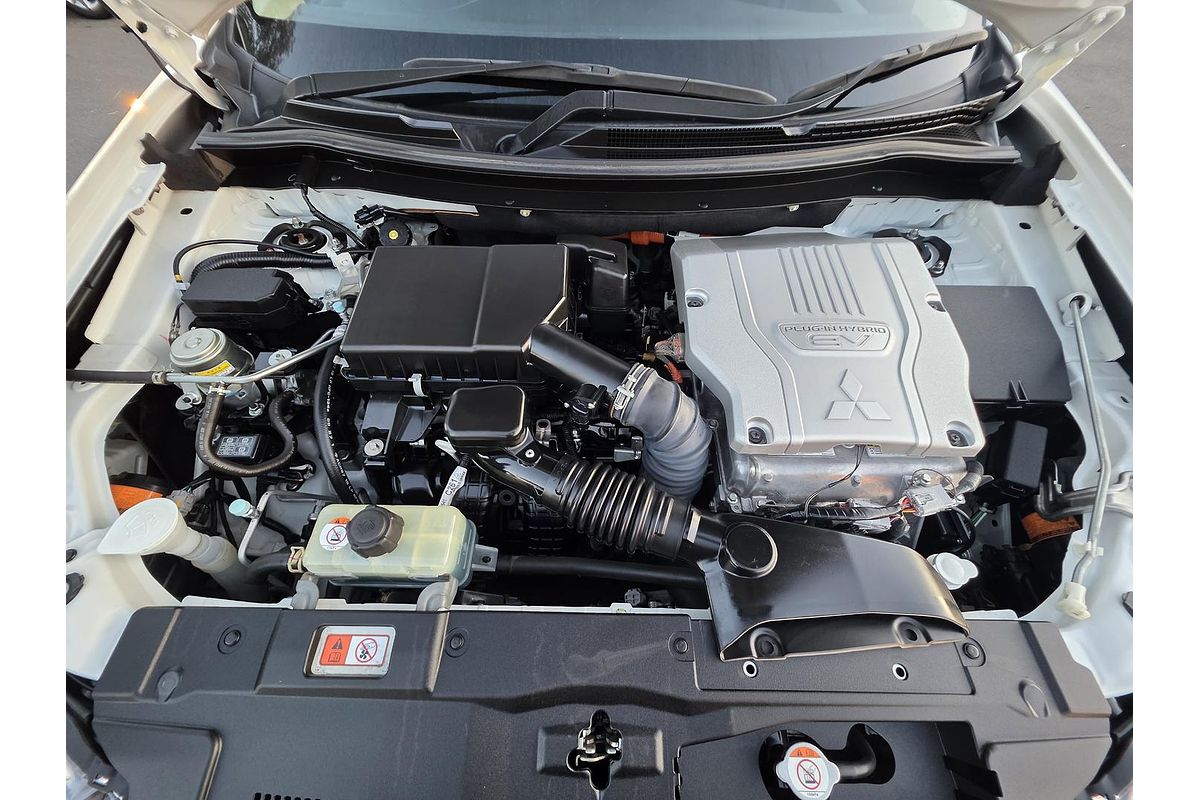 2015 Mitsubishi Outlander PHEV ZJ