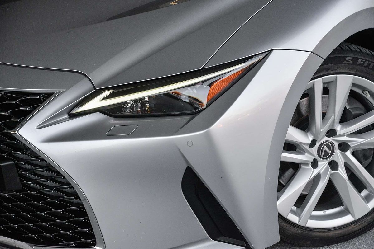 2021 Lexus IS IS300h Luxury AVE30R