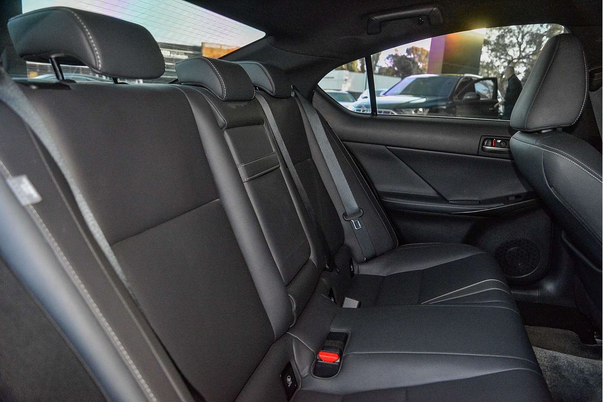 2021 Lexus IS IS300h Luxury AVE30R