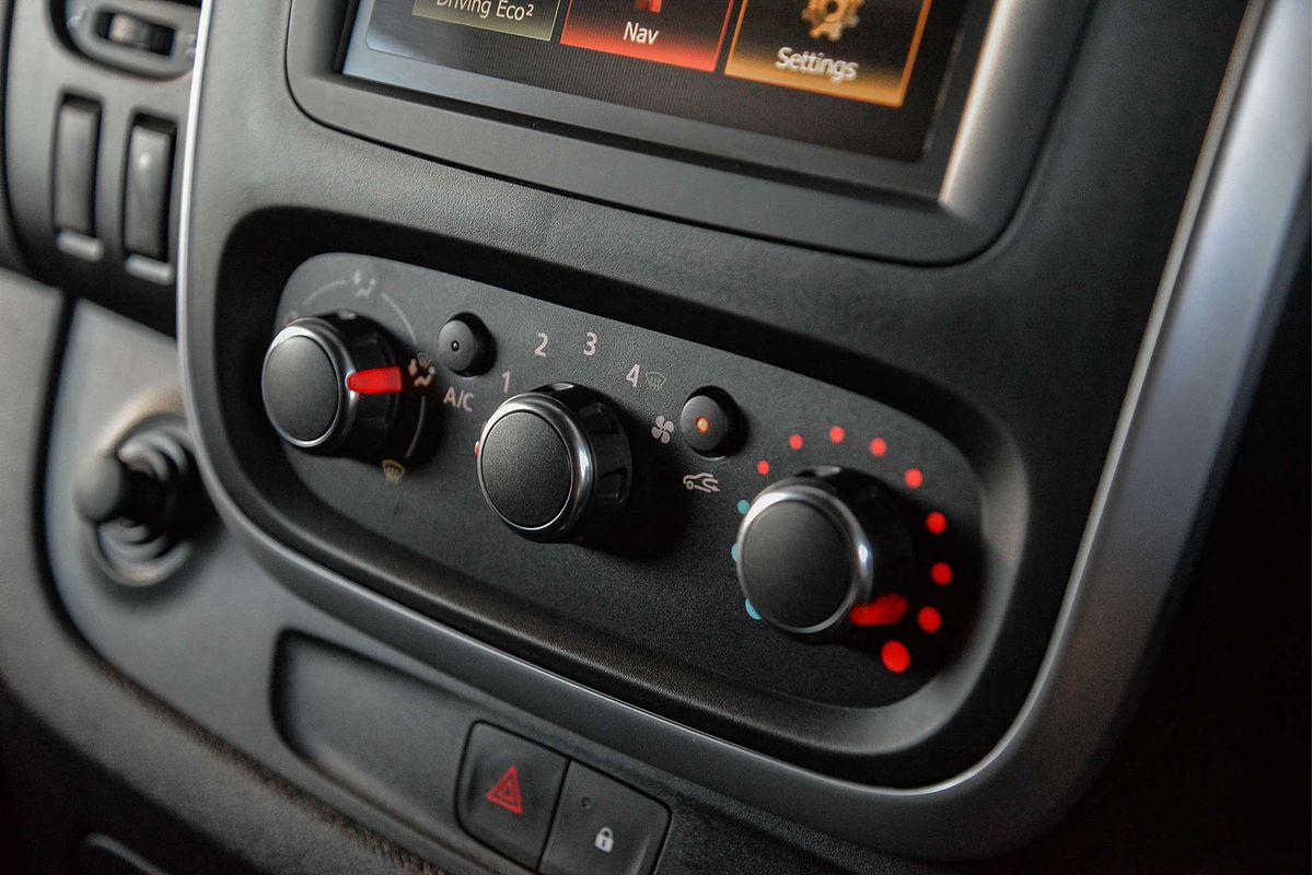 2022 Renault Trafic Premium X82 LWB