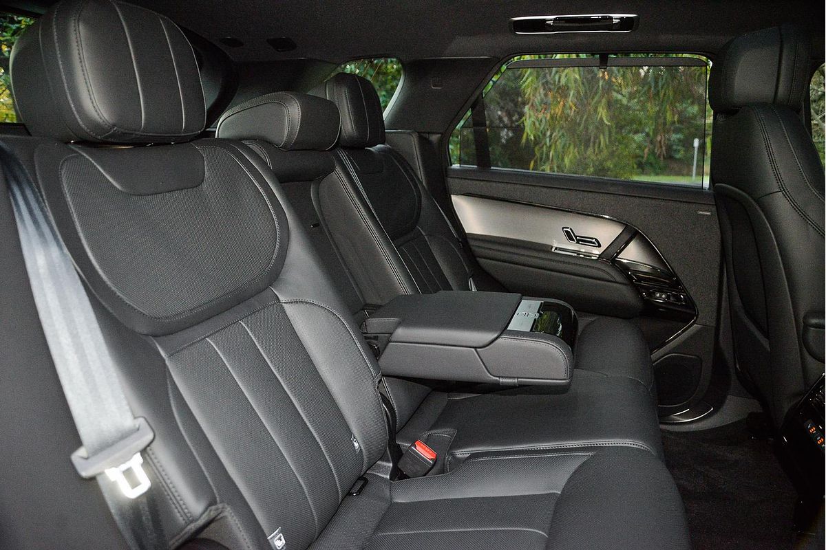 2025 Land Rover Range Rover Sport D300 Dynamic SE L461