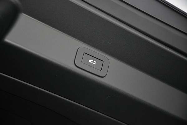 2025 Land Rover Range Rover Sport D300 Dynamic SE L461