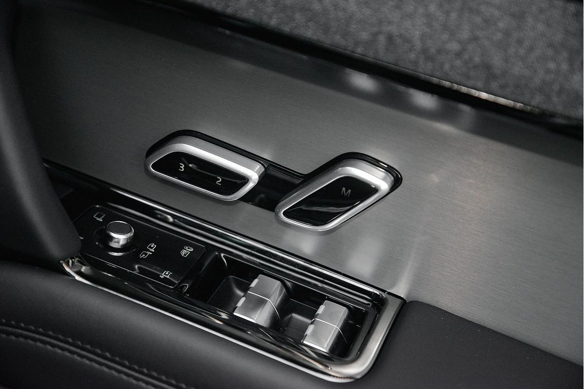 2025 Land Rover Range Rover Sport D300 Dynamic SE L461