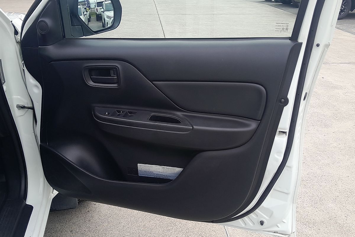 2019 Mitsubishi Triton GLX ADAS MR 4X4