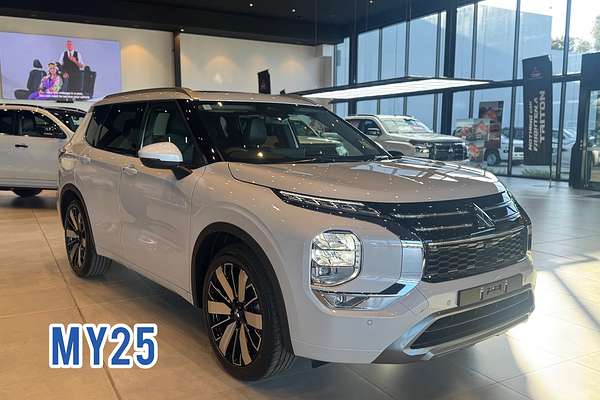 2025 Mitsubishi Outlander Exceed ZM