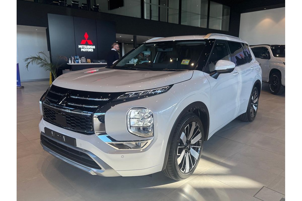 2025 Mitsubishi Outlander Exceed ZM