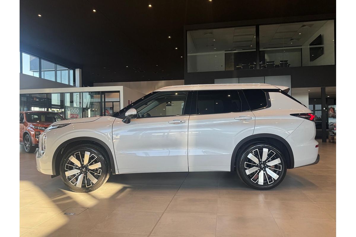 2025 Mitsubishi Outlander Exceed ZM