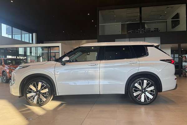 2025 Mitsubishi Outlander Exceed ZM