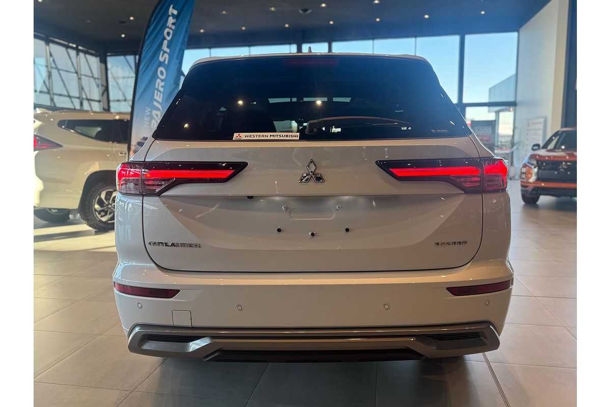 2025 Mitsubishi Outlander Exceed ZM