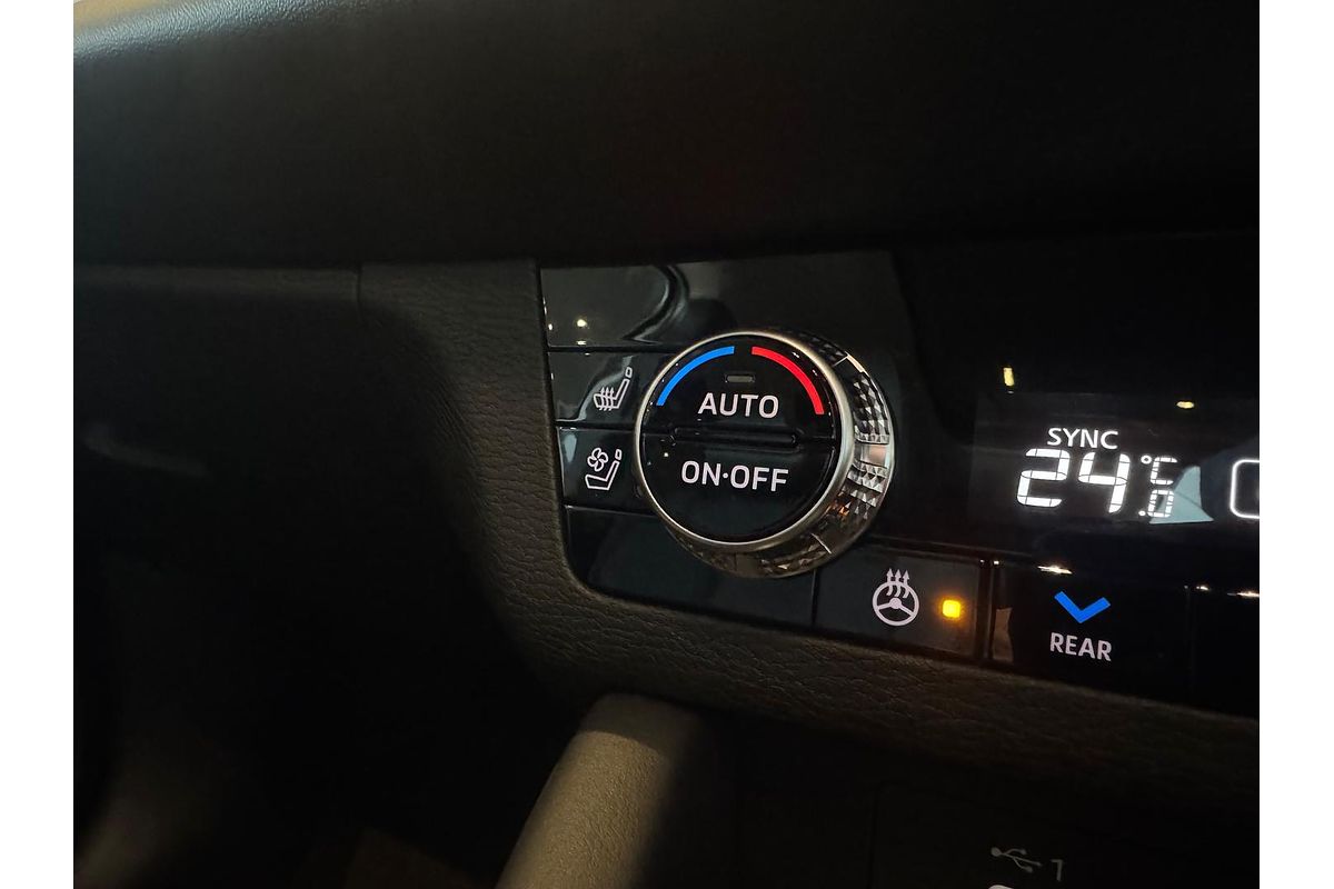 2025 Mitsubishi Outlander Exceed ZM