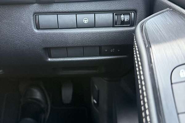 2024 Nissan X-TRAIL ST-L T33