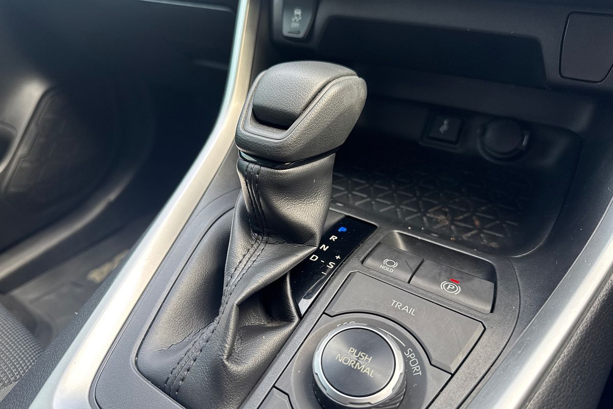 2020 Toyota RAV4 GX AXAH54R