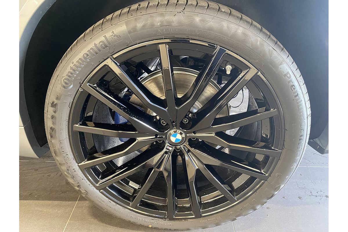 2025 BMW G05