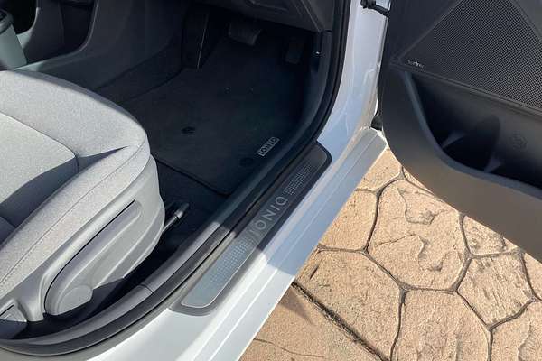 2022 Hyundai IONIQ Electric Elite AE.V4