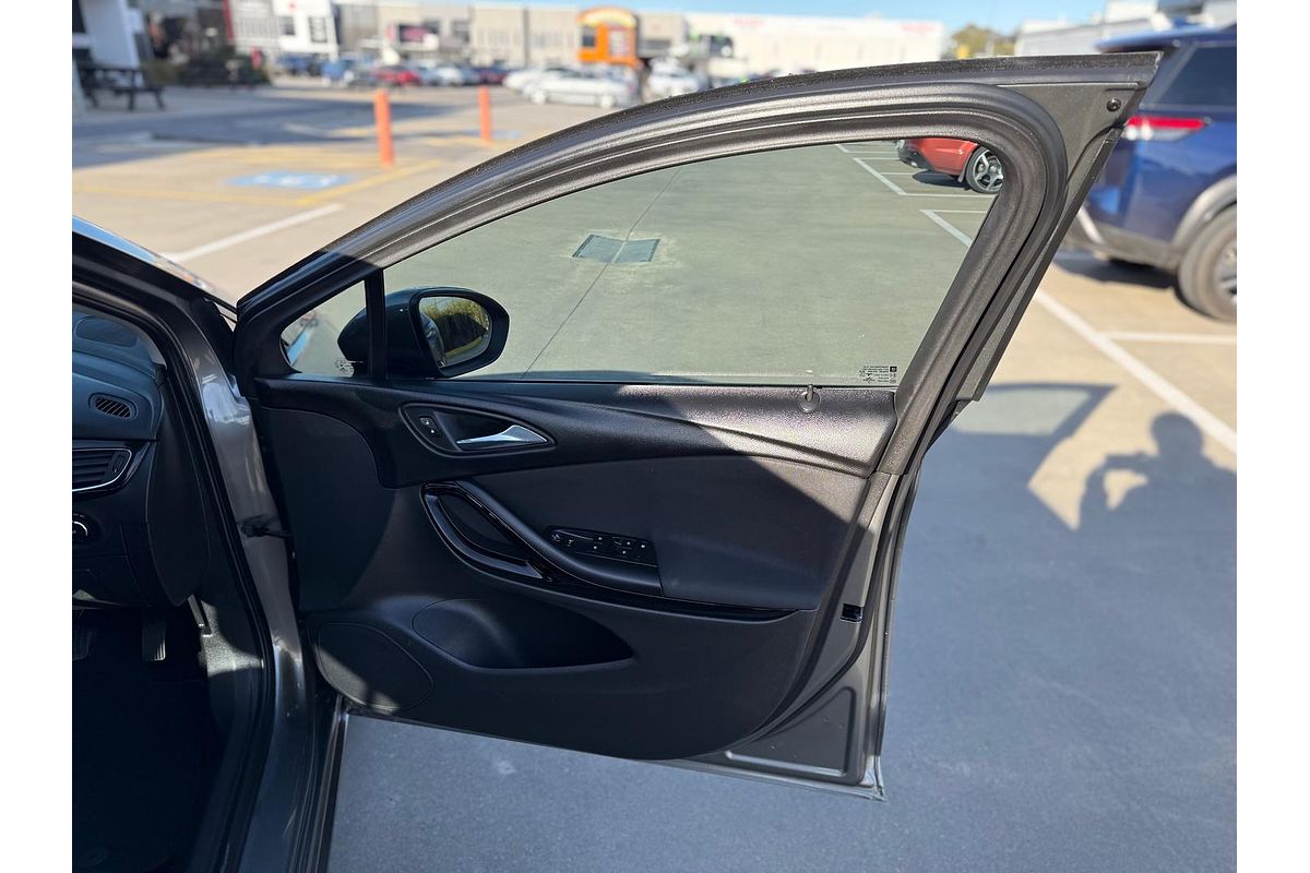 2018 Holden Astra R BK